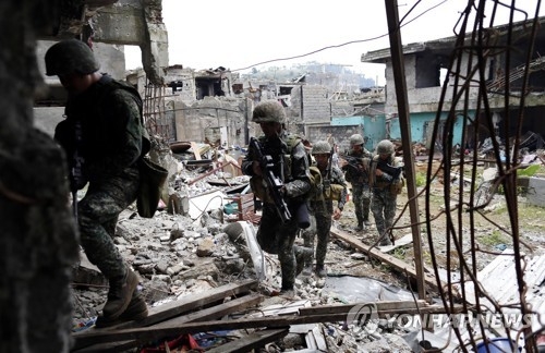 2017년 하반기 필리핀 정부군과 IS 추종반군의 교전이 벌어진 필리핀 남부도시 마라위[EPA=연합뉴스 자료사진]