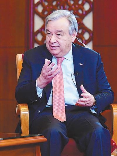 인민일보와 인터뷰하는 구테흐스 유엔 사무총장