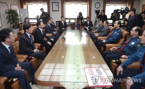 "이주민, 경찰청장 인사 신경썼나"…한국당, '댓글 수사' 항의 - 2
