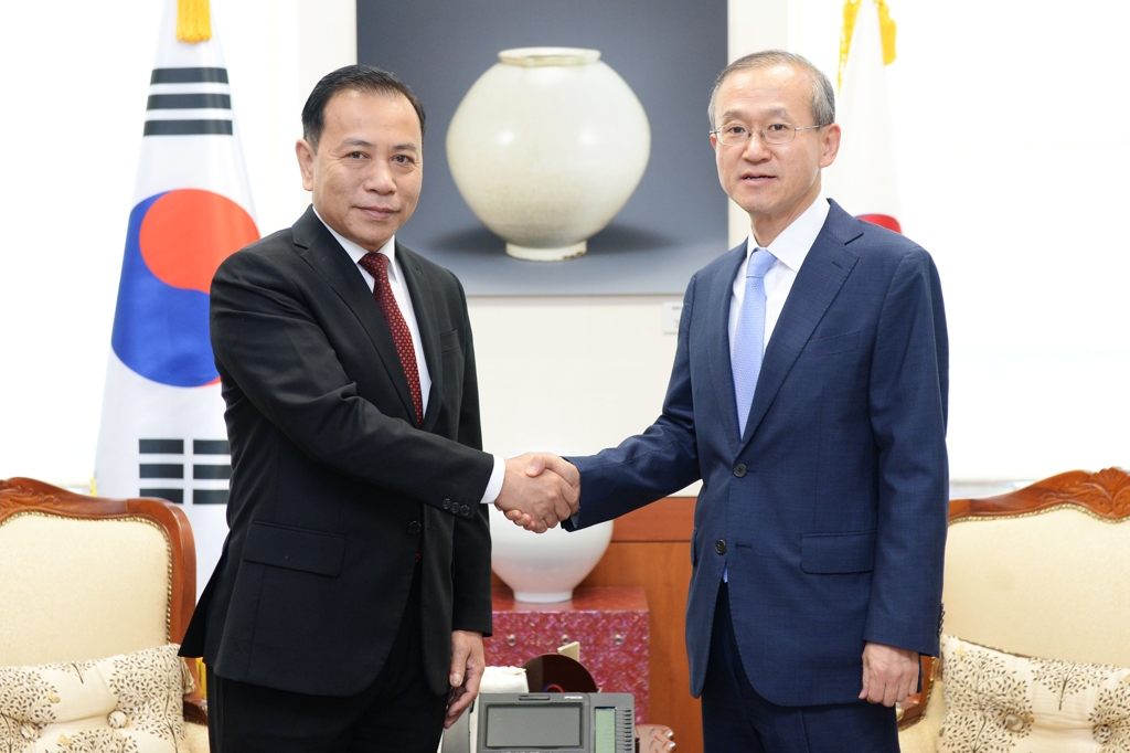 임성남 외교차관과 러이 베트남 공산당 부위원장