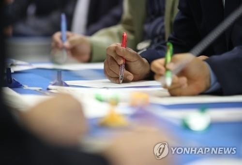 창원시 채용박람회 개최…101개 기업·12개 공기관 참여 - 1