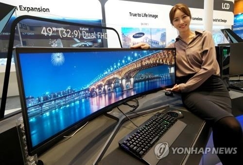 삼성디스플레이의 '49인치 울트라 와이드 커브드 LCD 모니터'