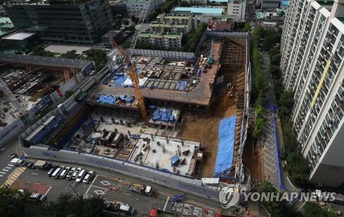 금천구 "공사장 지반붕괴 인근 아파트 기울기 '이상 없음'" - 1