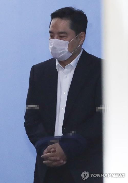 '도도맘 소송취하서 위조' 강용석 법정구속…징역 1년 - 1