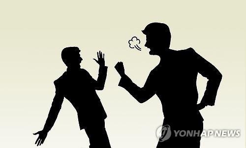 경비원에 "해고할 거야" 말한 입주자대표…법원 "협박 유죄"0