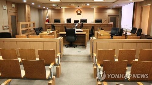 "당신 땅이냐" 승용차로 주차장 입구 1시간 막은 40대 벌금형 - 1