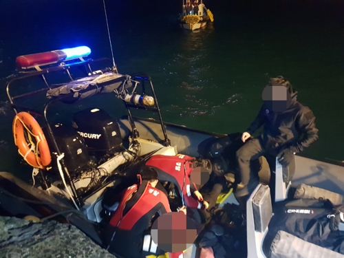 제주 앞바다 지나던 여객선서 중국인 추락사