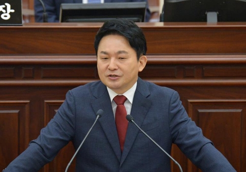 답변하는 원희룡 제주지사