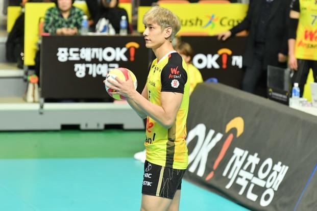 올 시즌 남자프로배구 OK저축은행에서 뛴 FA로 풀린 김요한
