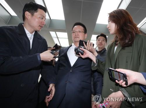 수사단 향하는 윤중천