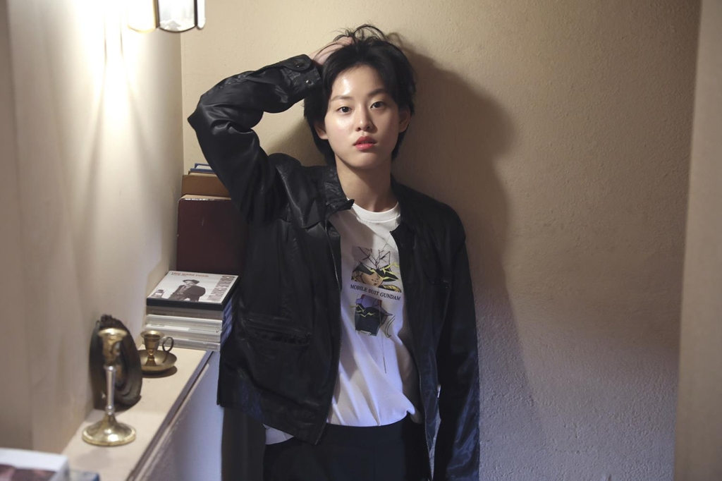 배우 이연