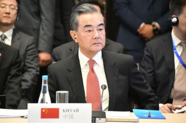 상하이협력기구 회의에 참석한 왕이 중국 외교 담당 국무위원
