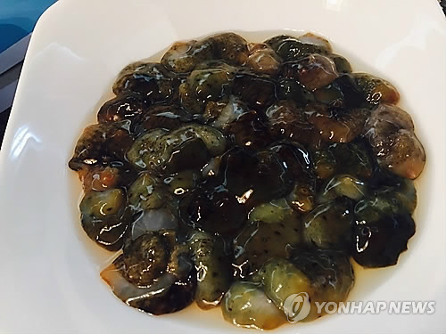 칼로 썬 해삼