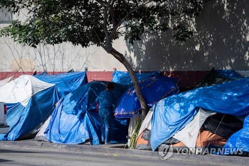 LA 도심 스키드 로의 노숙자 텐트촌 