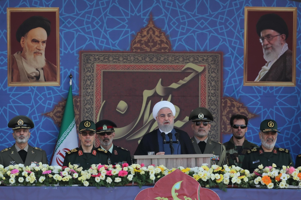 22일 성전 기념일에서 연설하는 하산 로하니 이란 대통령