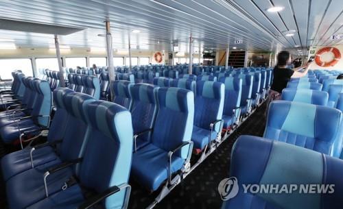 2019년 8월 4일 부산에서 쓰시마로 가는 한 여객선 좌석이 많이 비어 있다. [연합뉴스 자료사진]
