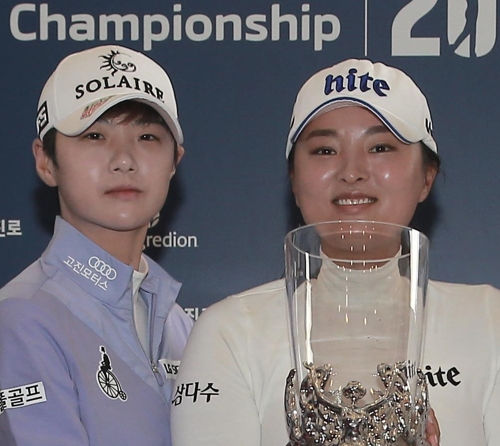 박성현(왼쪽)과 고진영.