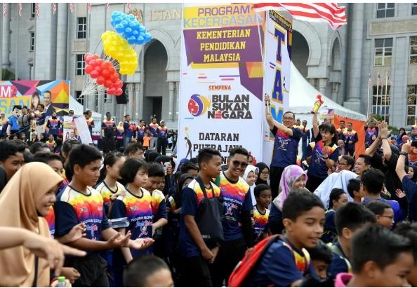 말레이 '2019 국가 스포츠의 달' 행사장의 풍선 다발