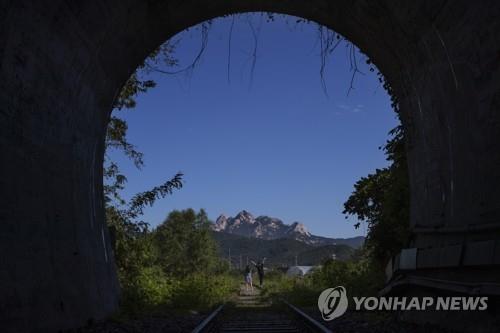교외선 터널