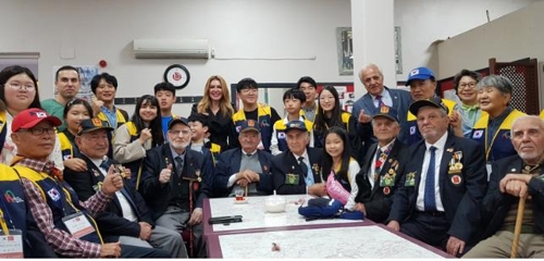 터키 한국전 참전용사 찾아가 감사 마음 전한 청소년들