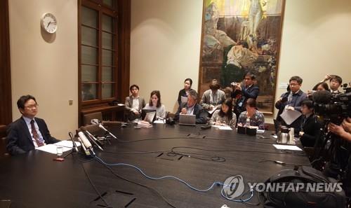 WTO 2차 양자협의 브리핑하는 정해관 수석대표