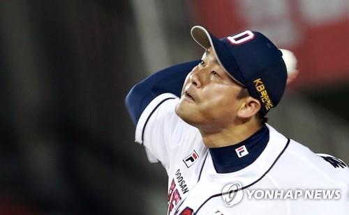 역투하는 홍상삼