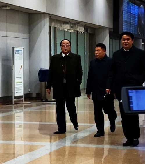 베이징공항서 목격된 김영재 북한 대외경제상