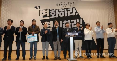 스티브 잡스처럼 '청바지·티셔츠' 차림