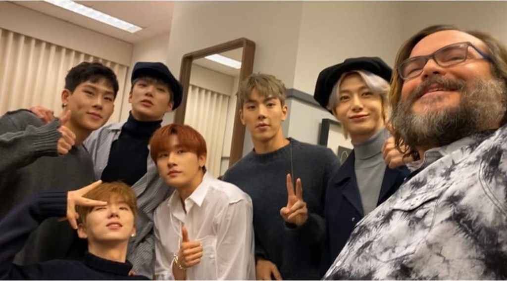 몬스타엑스, 잭 블랙과 인증샷