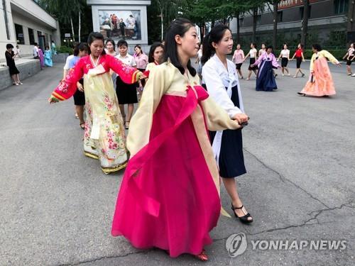 북한의 젊은 여성들