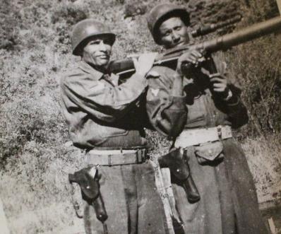 한국전에 두 차례 참전해 2017년 8월 '이달의 전쟁영웅'으로 선정된 에티오피아 구르무 담보바 이병(왼쪽). [국가보훈처 제공, 재판매 및 DB 금지]