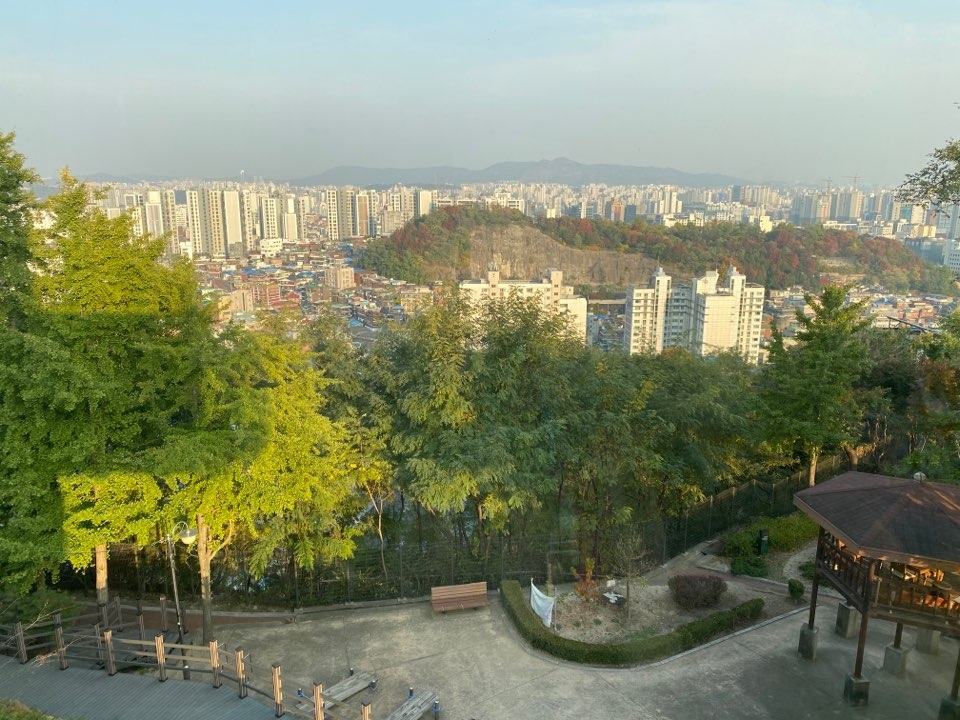 '창신 숭인 채석장 전망대'에서 바라본 전경