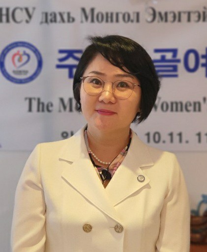 윤승주 몽골여성총연맹 회장