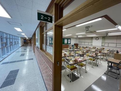 12일 개원한 4·16민주시민교육원 기록관에 복원된 기억교실