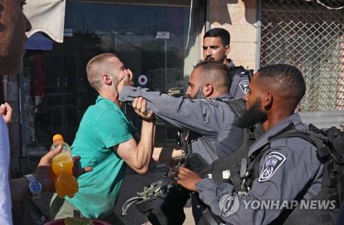 팔레스타인 주민과 이스라엘 경찰의 충돌