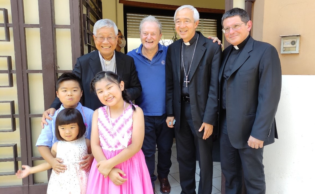 유흥식 대주교, 한인 어린이들과 반가운 첫 만남 