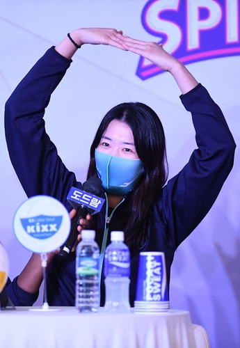 강소휘 "감독님, 머리가 커서"