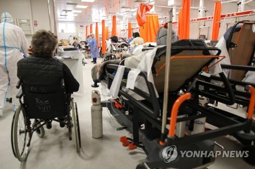 코로나19 환자로 넘쳐나는 루마니아 수도 부쿠레슈티의 병원