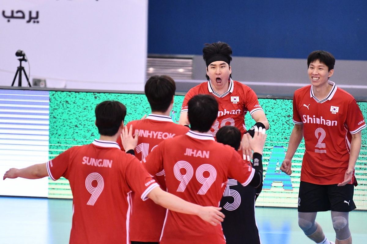 AVC 챌린지컵에서 바레인 꺾고 4강 진출한 한국 남자배구대표팀