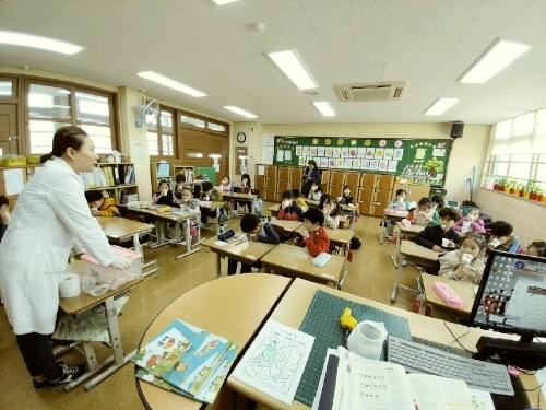 김포시, 초등학교 구강 보건교육·불소도포 실시 - 1