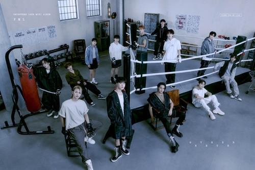 La foto, proporcionada por Pledis Entertainment, muestra al grupo masculino de K-pop Seventeen. (Prohibida su reventa y archivo)