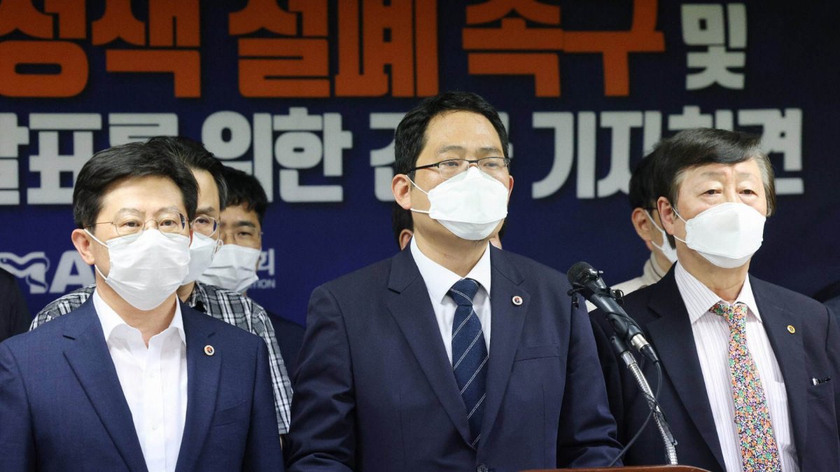 의협 "의대정원 증원 중단 않으면 14일 총파업"