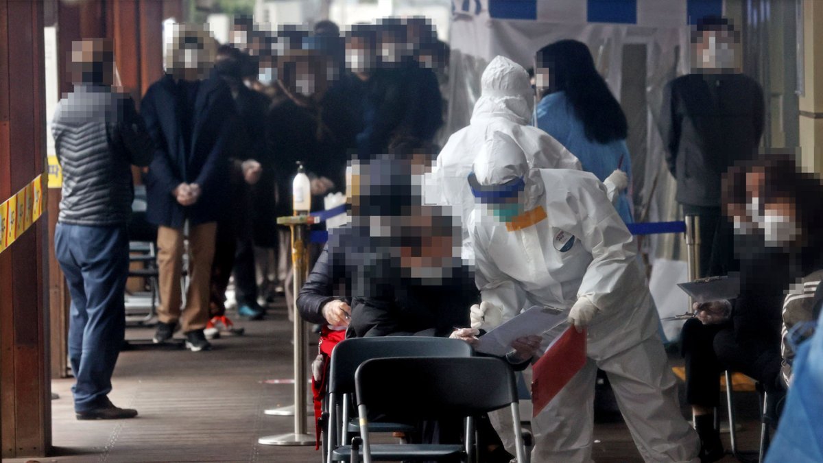 수도권 확진자 속출…또 300명 넘을 듯