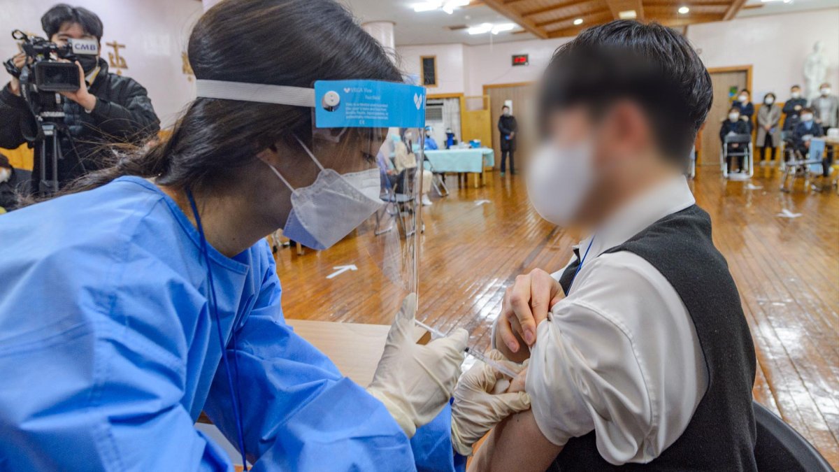 윤곽 나오는 백신접종 계획…지자체 준비 분주