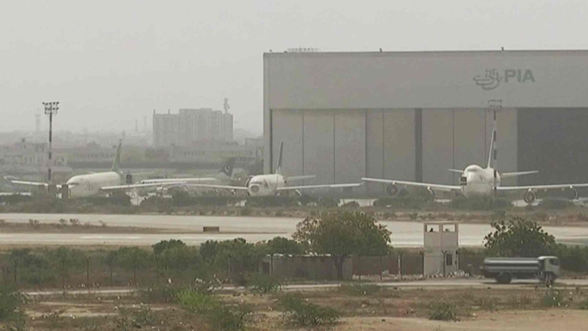 "요금 인하하라"…탈레반 경고에 파키스탄항공, 카불 운항 중단