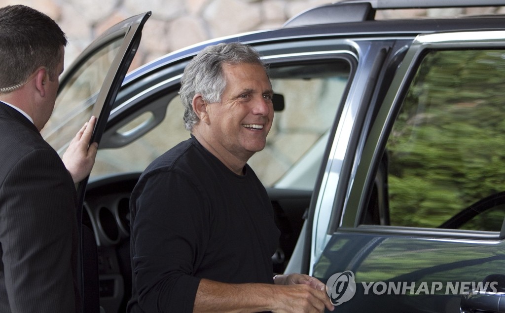 미디어회의에 참석한 레슬리 문비스 CBS 회장(AP=연합뉴스)