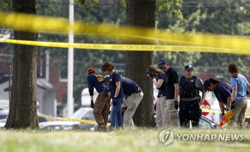 14일 총격사건이 발생한 美버지니아주 알렉산드리아 야구장 주변 상황