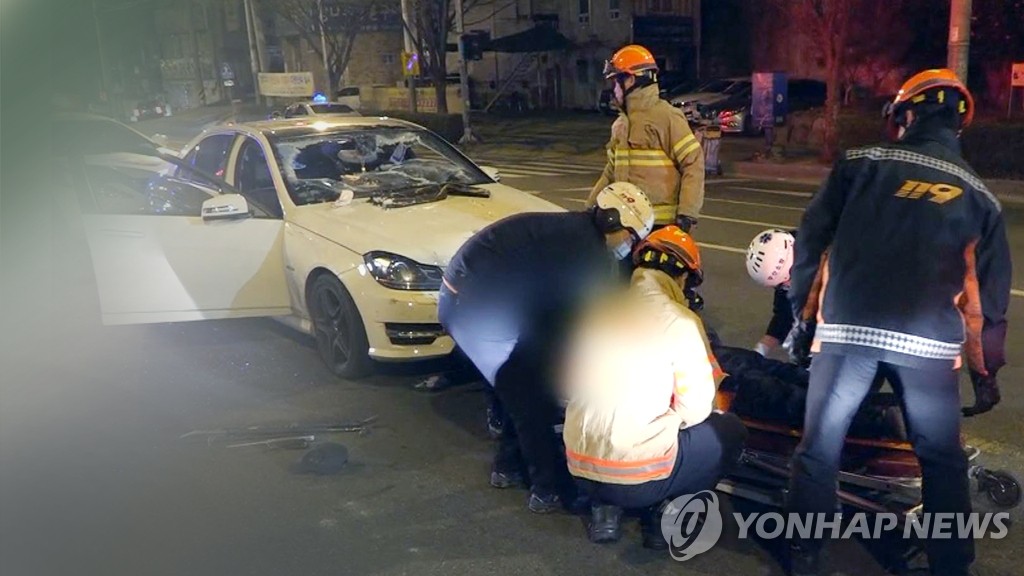 자전거-승용차 교통사고(CG)
