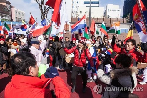 강릉 월화거리 공연