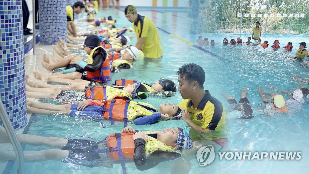 10분만에 물에 둥둥…"생존수영 배워 휴가 떠나요"(CG)